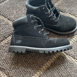Boys size 2 sketcher boots